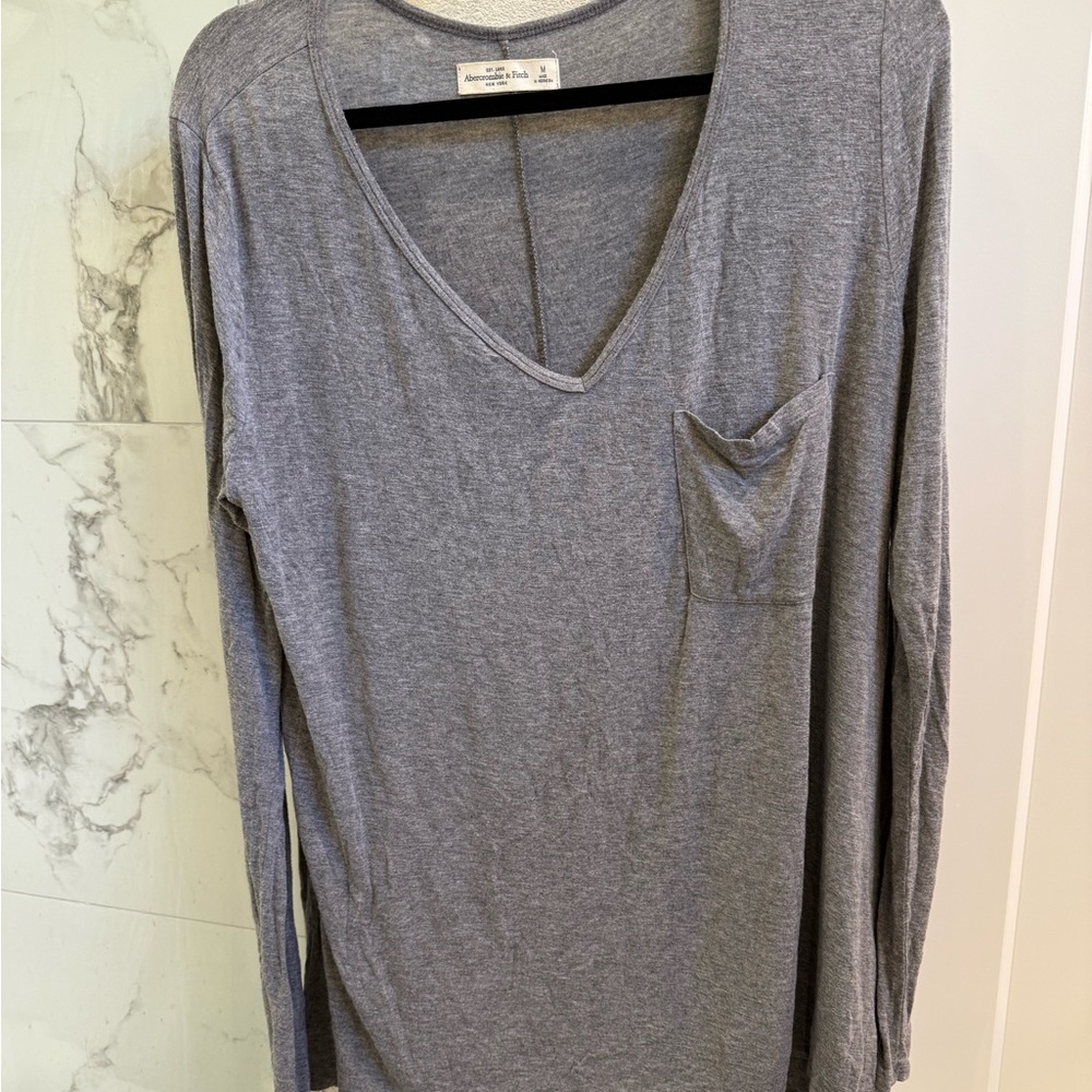 Gray V-Neck Long Sleeve Top